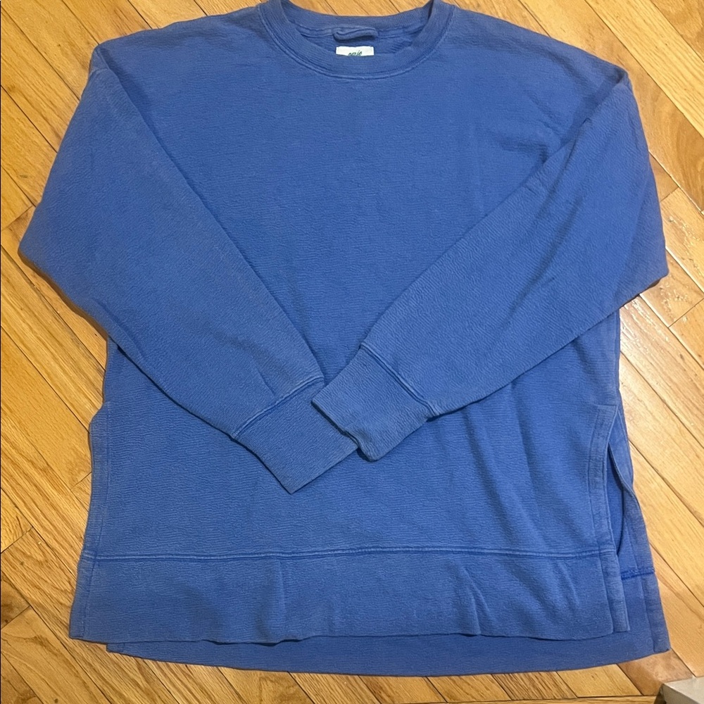 Aerie Women’s Classic Blue Crewneck Sweater/sweatshirt